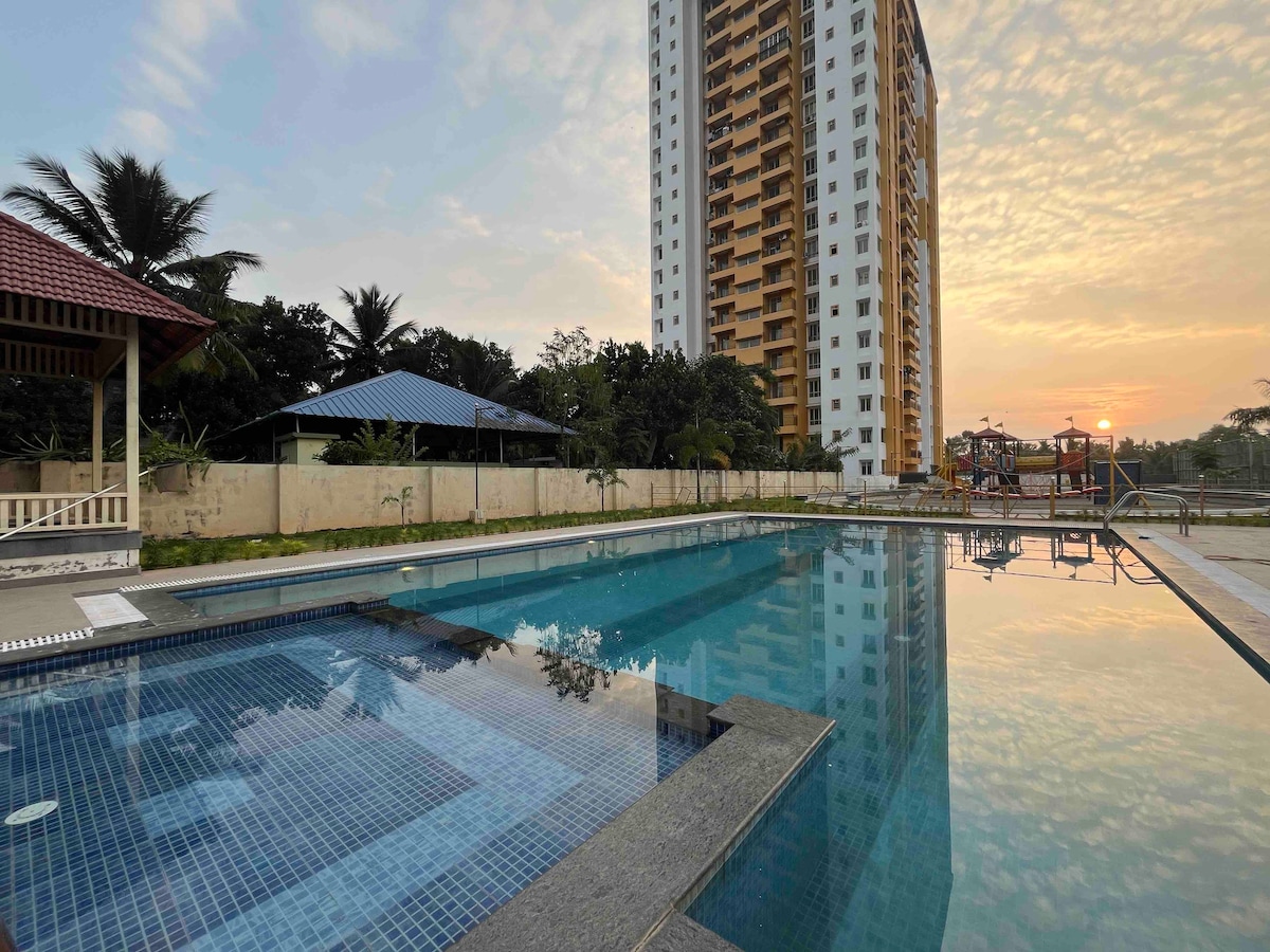 Pool Haus: Luxurious AC 3BHK: Kayaking 5 mins away