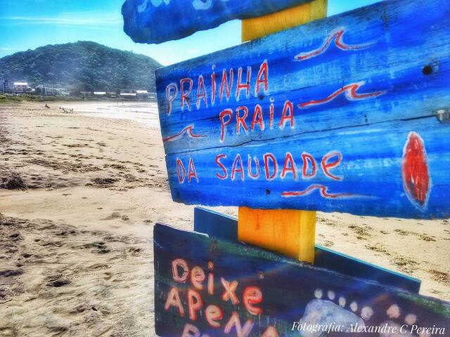 Praia da Enseada的民宿