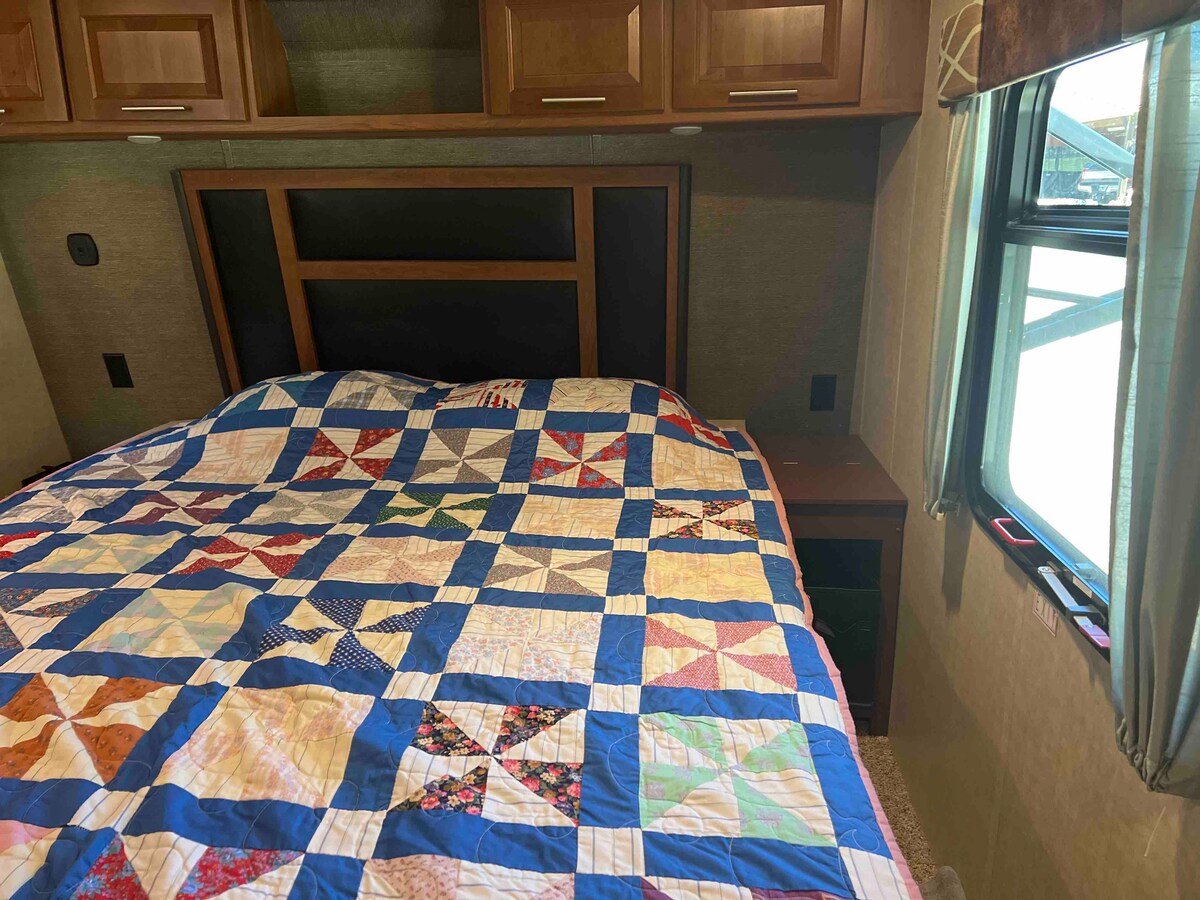 M & K’s  Country Camper
