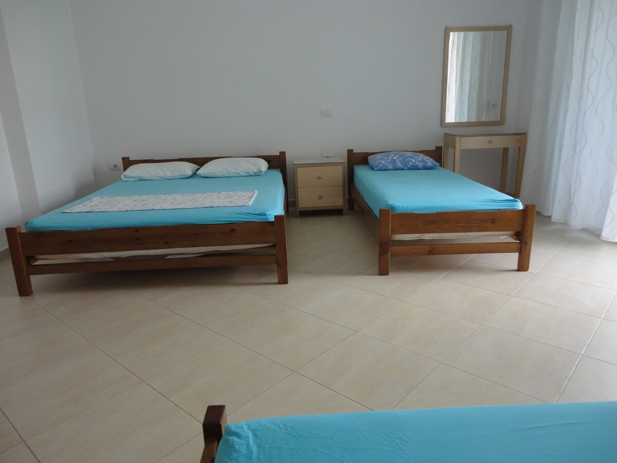 Quadruple room with balcony in Spiro Guest House