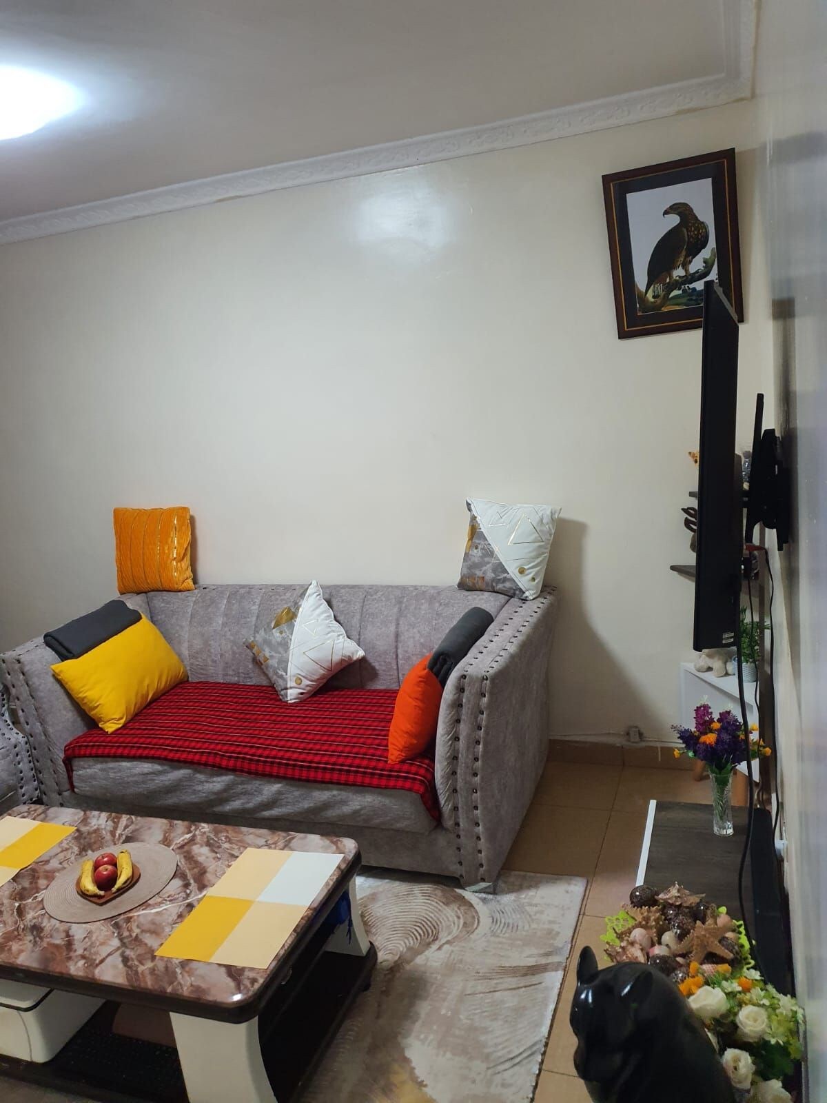 Stunning 2 Bedroom with ample parking