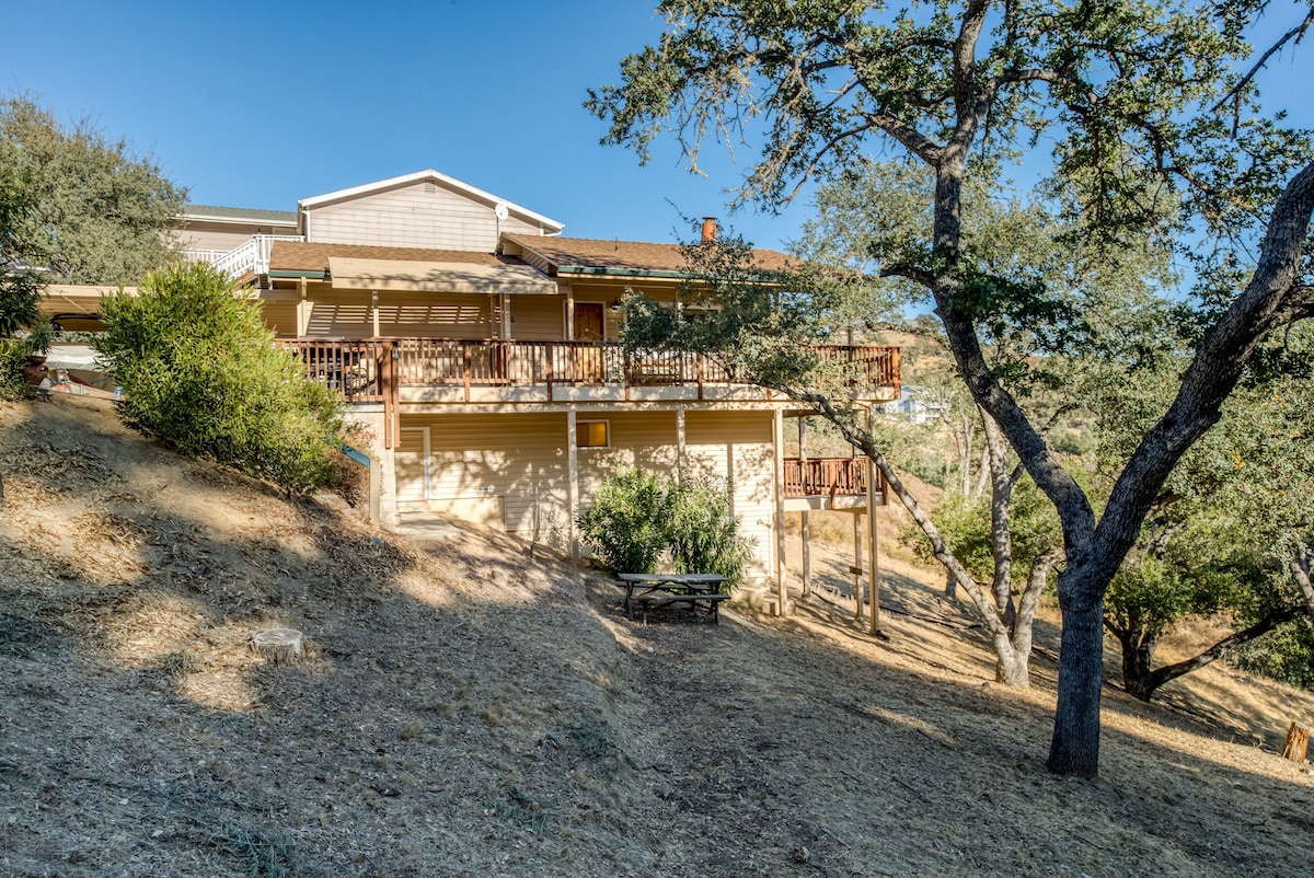 Hawks View Lake Nacimiento -私人船只滑梯