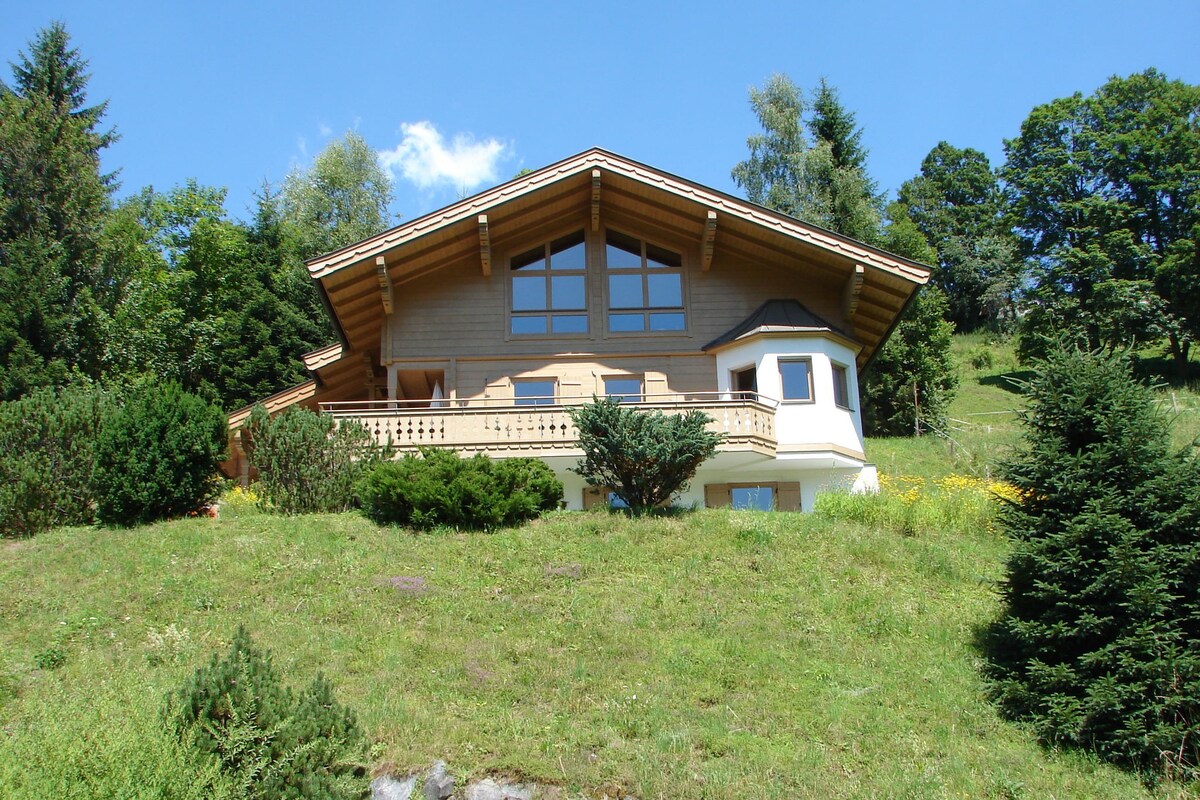 位于Saalbach-Hinterglemm滑雪区的度假木屋