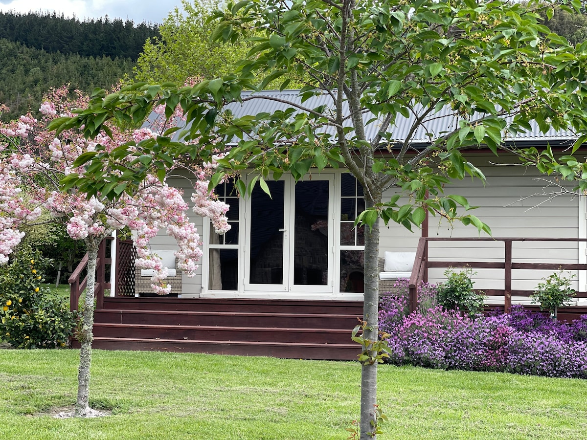 Cottage in the Valley