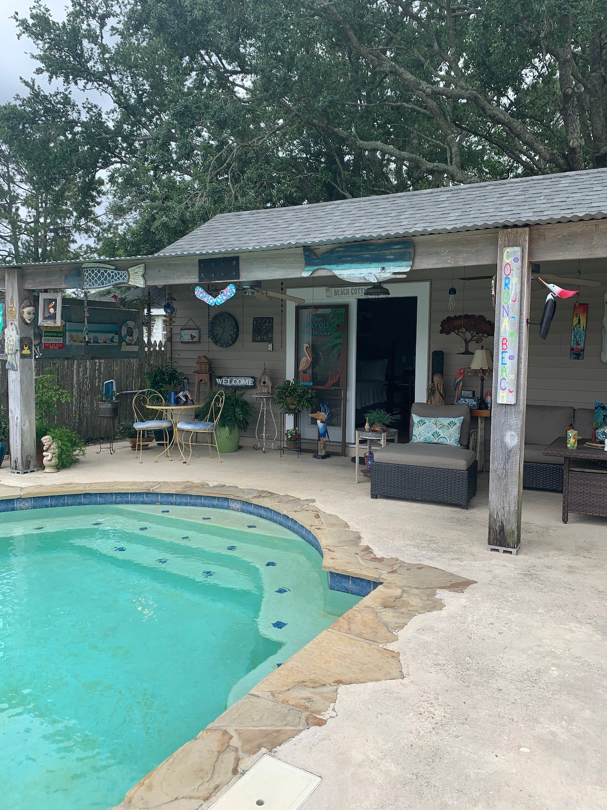 独一无二的休闲场所-河口泳池别墅（ Bayou Pool House ）