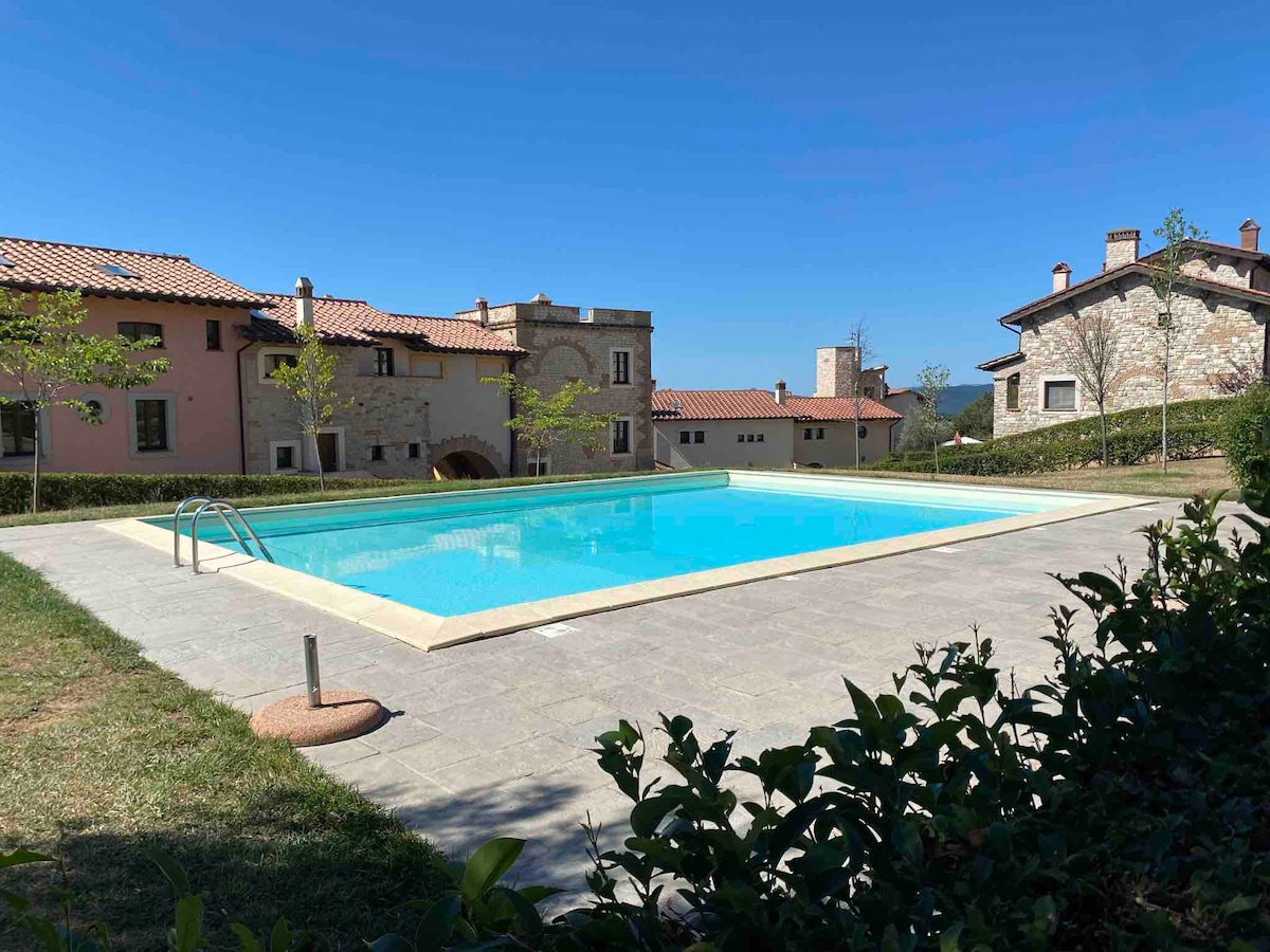 Stylish Umbrian flat garden pool, views nr Orvieto
