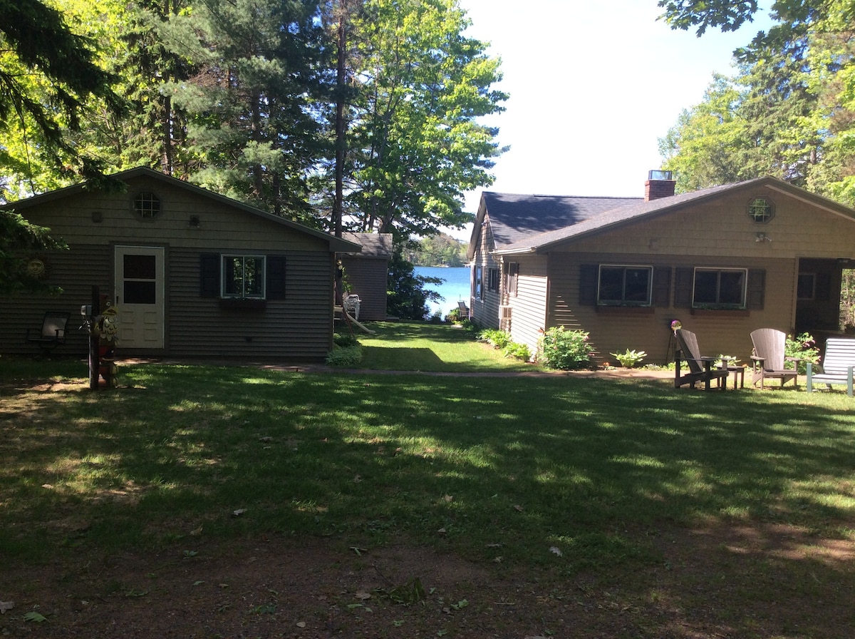 Lakefront Cottage in Michigan’s Upper Peninsula