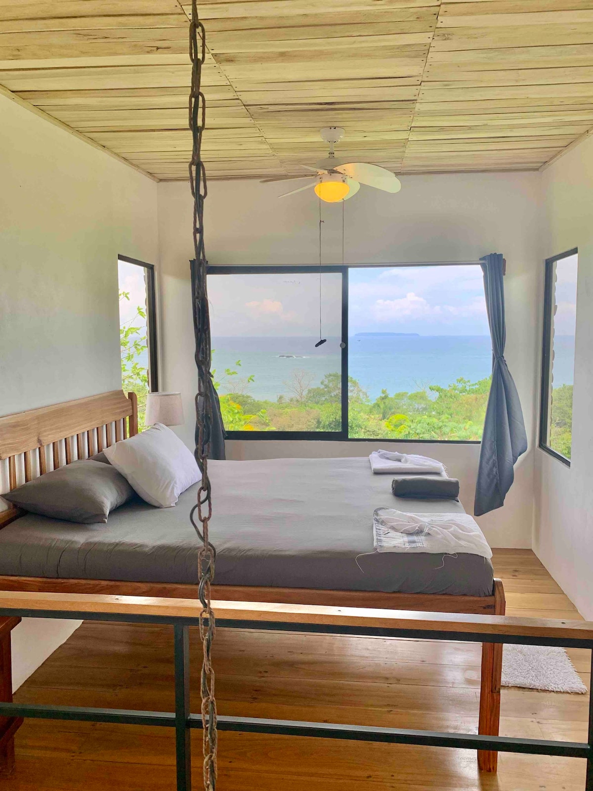 Cotinga Nest - King Bed, Ocean View
