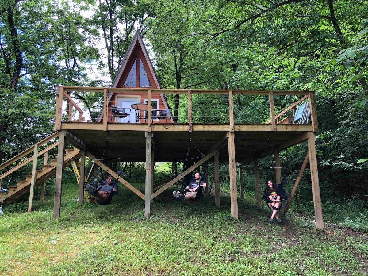 Oxley in the Woods - Off-grid A-Frame Treehouse