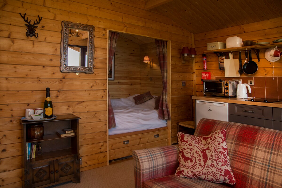 Cedarwood是一间私密浪漫的小木屋，可容纳两人。