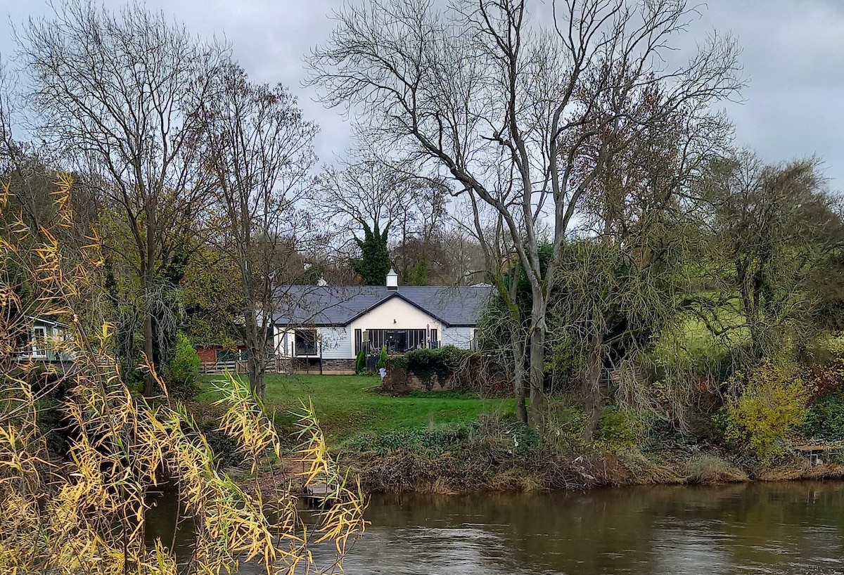 令人惊叹的小屋，位于塞文河（ River Severn ） ，环境安静