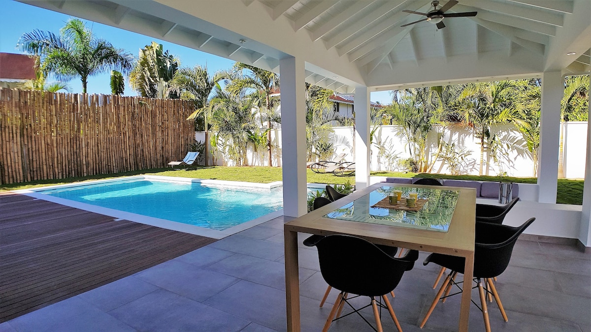 Villa Riviera 1, close to the beach and village