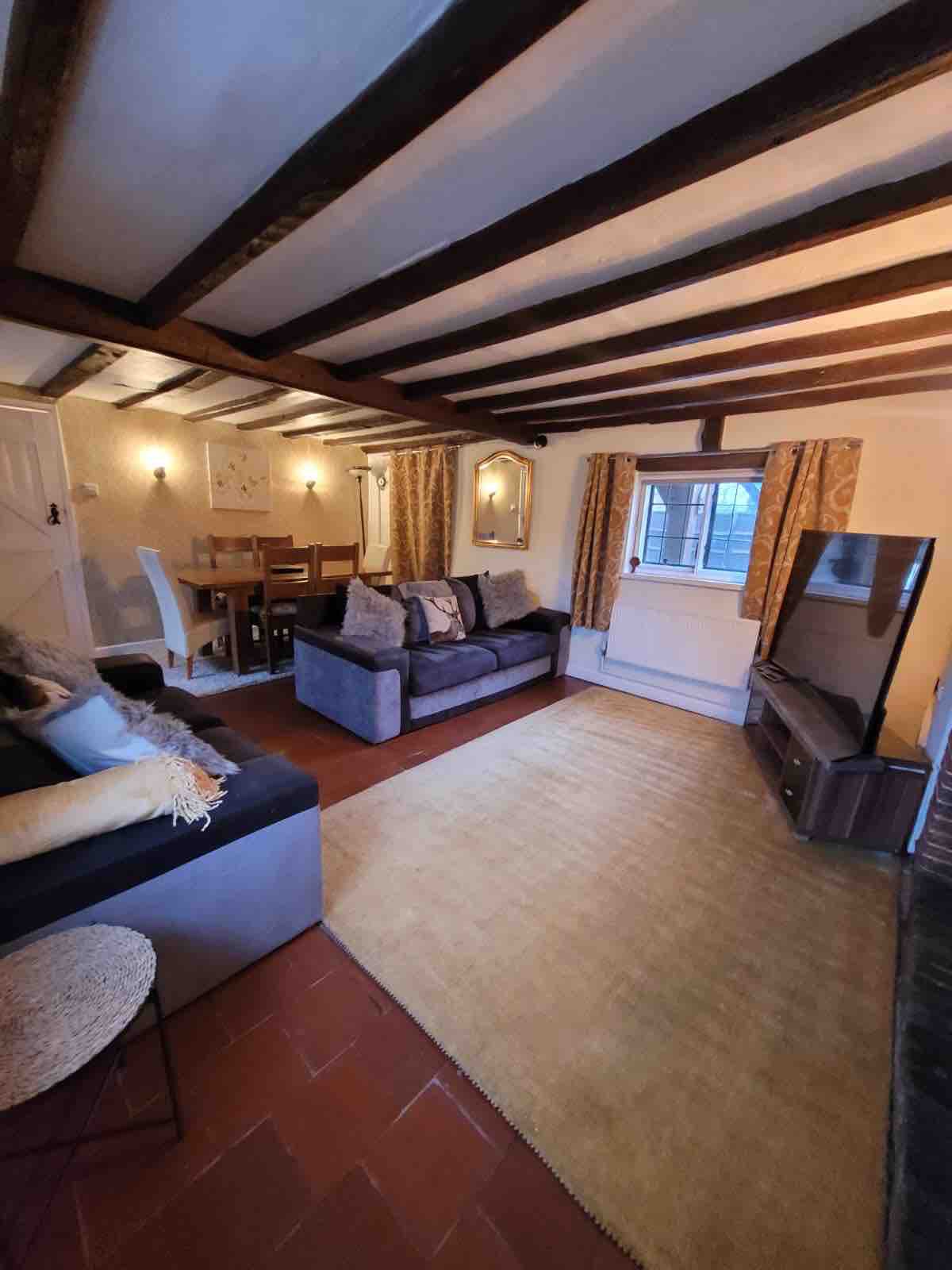 Cosy thatched Norfolk cottage