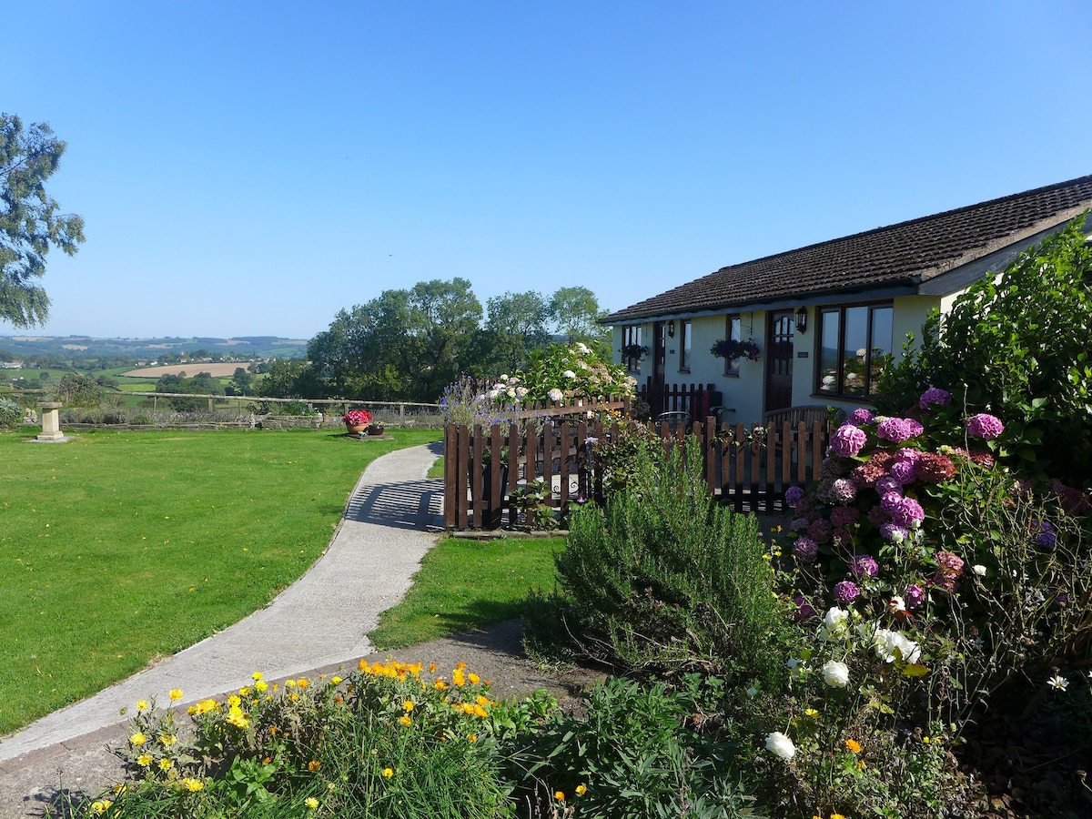 西蒙兹山（ Symonds Yat ） ，可欣赏壮丽景色的舒适小屋