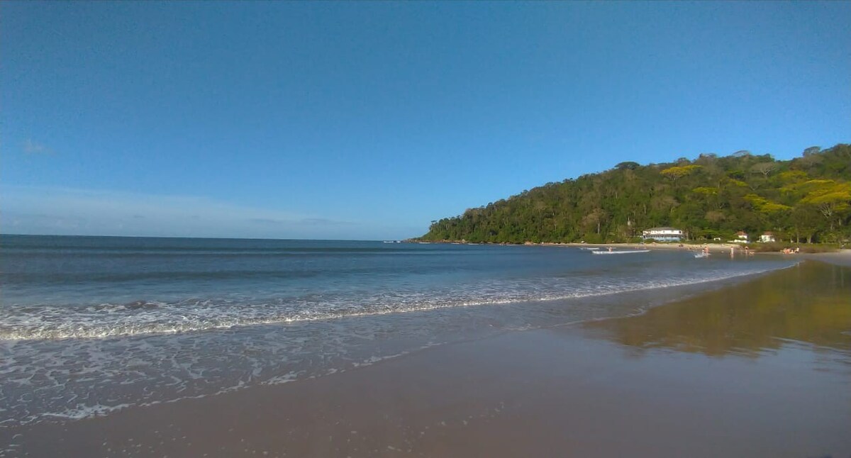 Praia do forte 100 metros da praia ,aceita pet