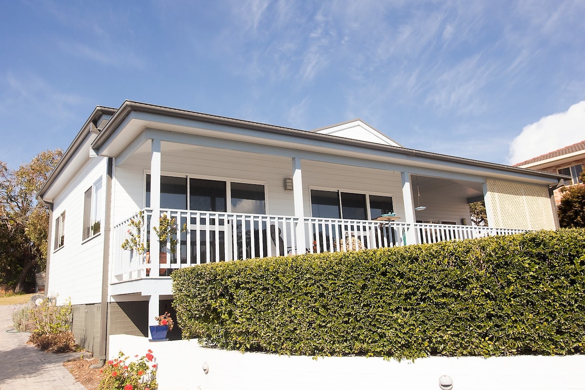 Headland Cottage ，步行即可抵达港口和餐厅