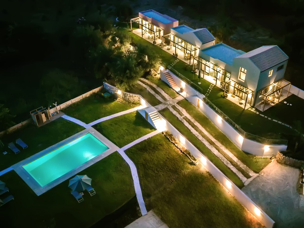 Kumquart Estate -最多可容纳20位房客，带私人游泳池