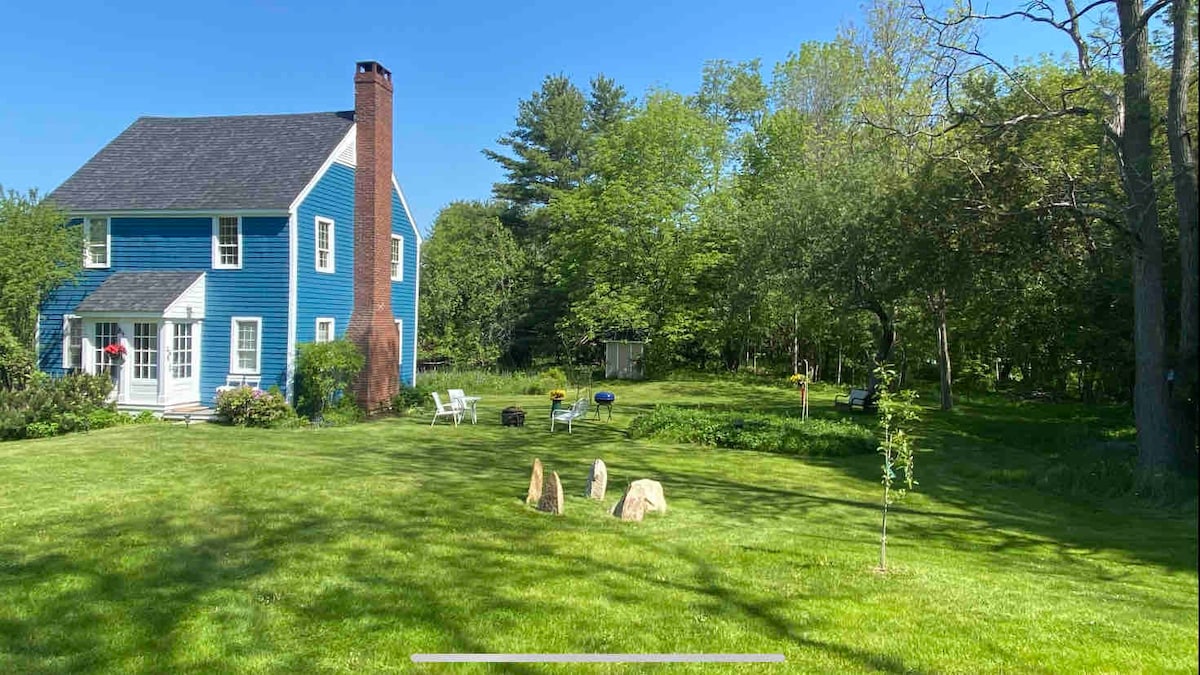 Cozy cottage in Orland Village-Penobscot Bay area