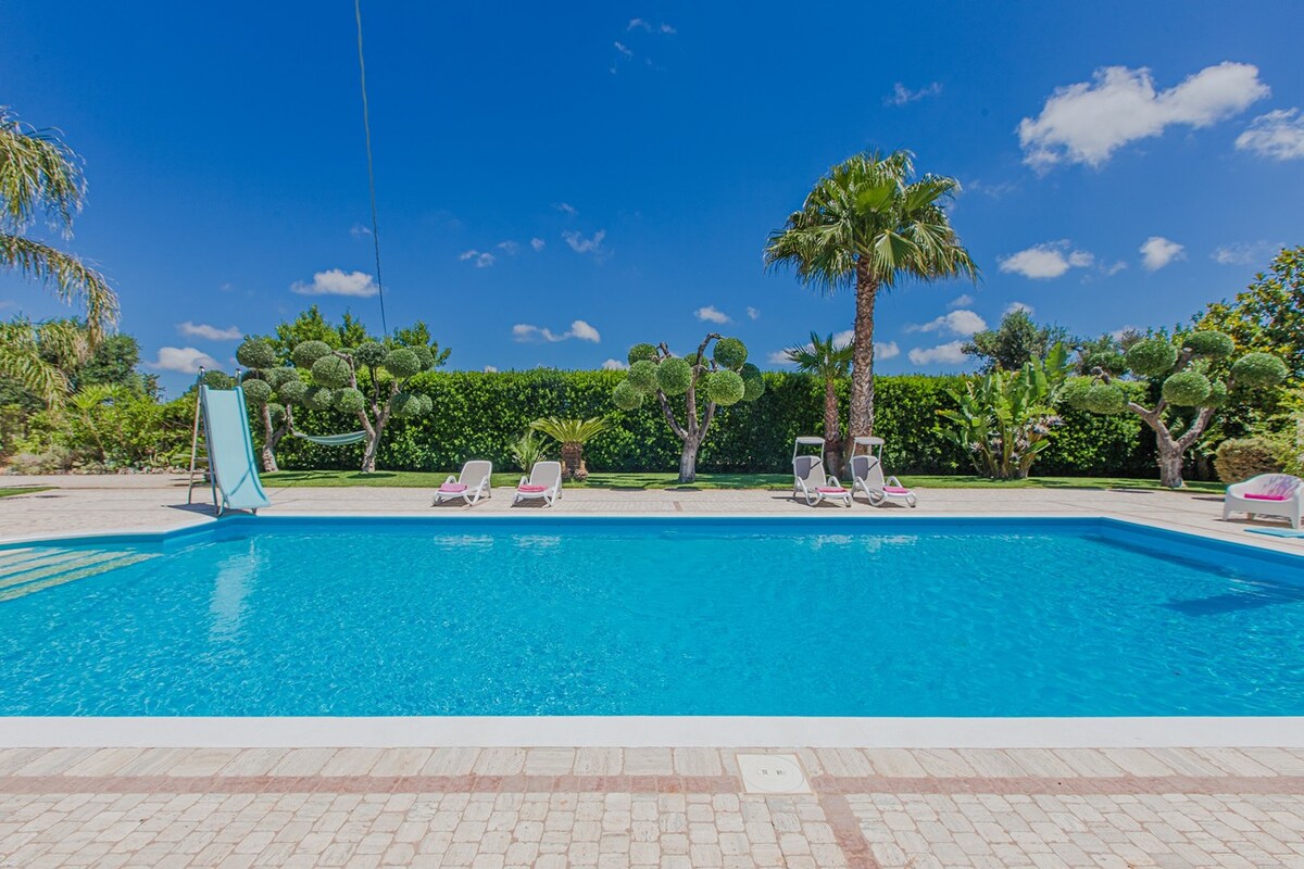 Trullo Poggio con piscina - Recintato -Vicino Mare