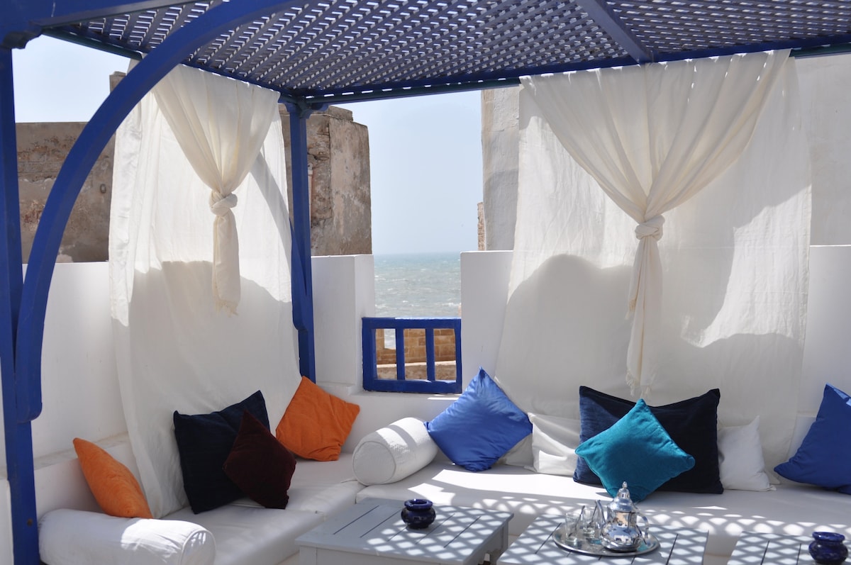 Riad le Consulat-Skala /breakfast-vue mer-services