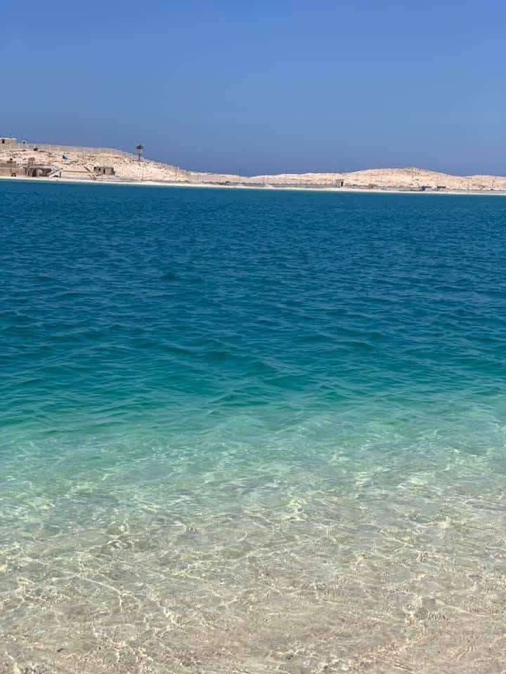 靠近海边的街景 🌊