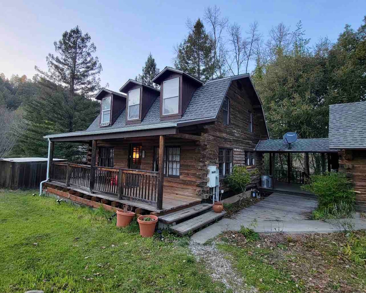 Log Cabin on the Benbow Golf Course, Right by KOA