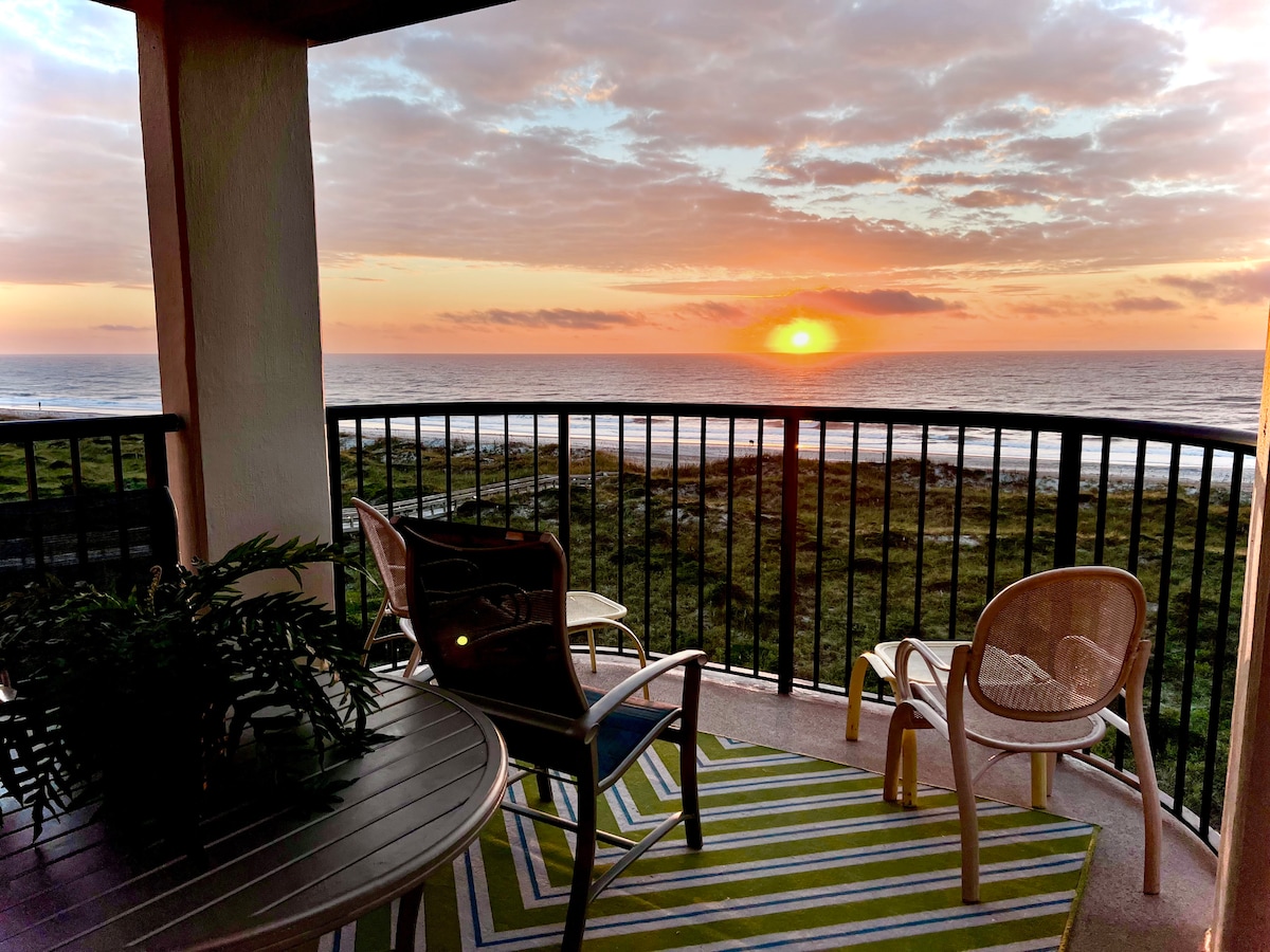 RISE & SHINE * 3 BR /3 Ba Ocean Front Condo in WB