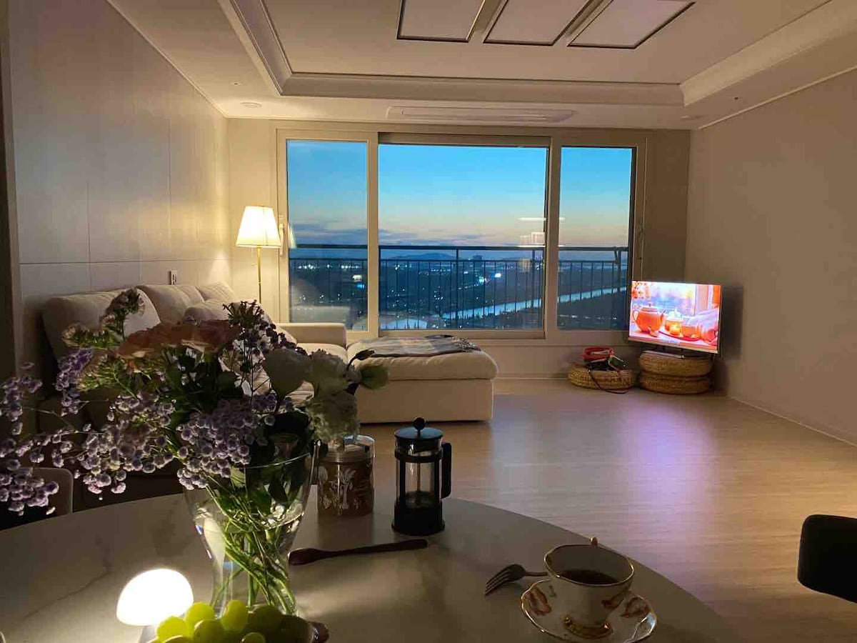 Sunset View  Apartment with Fun activities