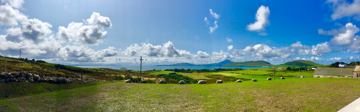 现代房屋，可欣赏迷人的海景