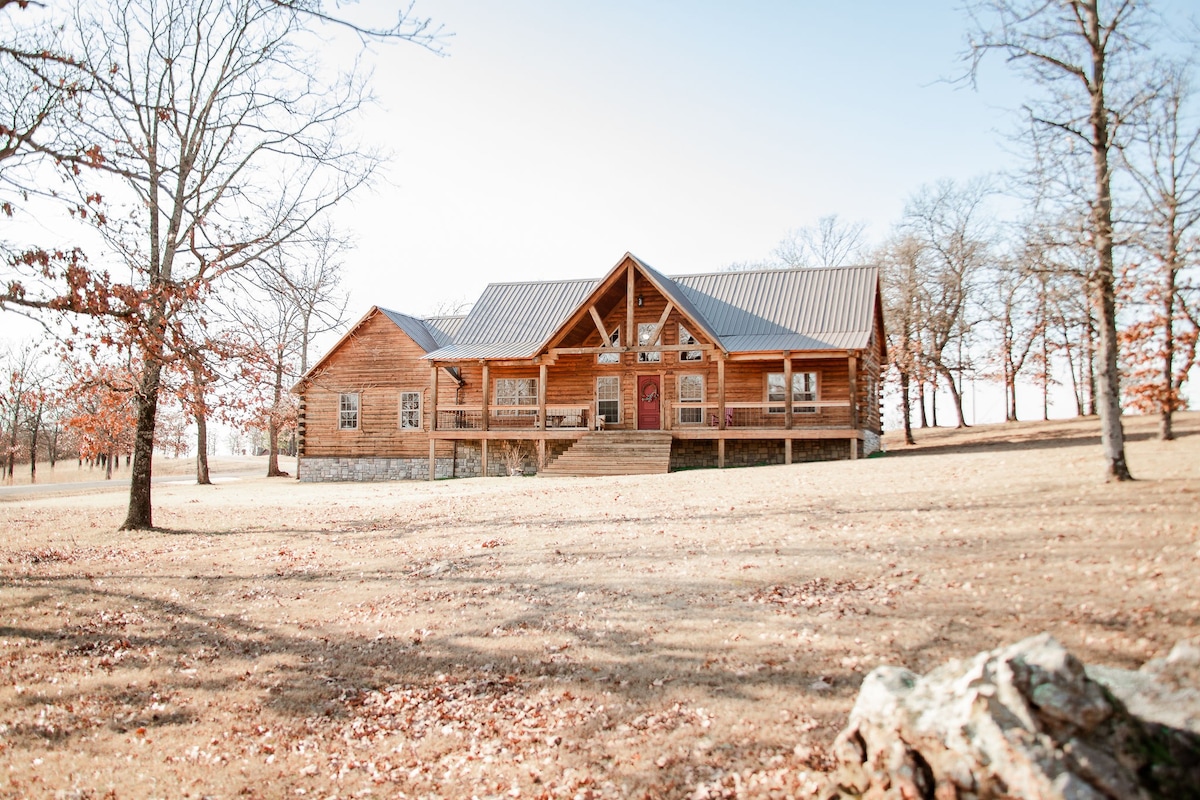 Little Lodge Near Lake Tenkiller