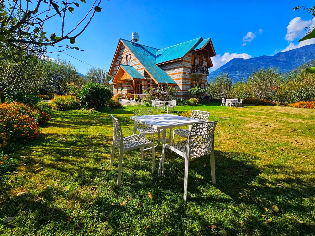 6Room Pvt Holiday Villa, WFH friendly near Naggar