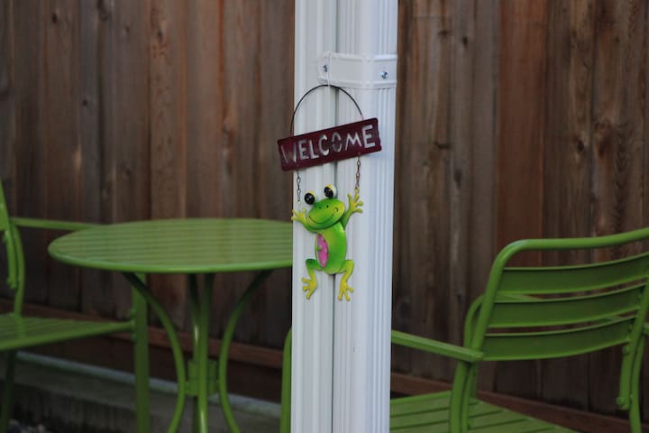 the shameful tiki room