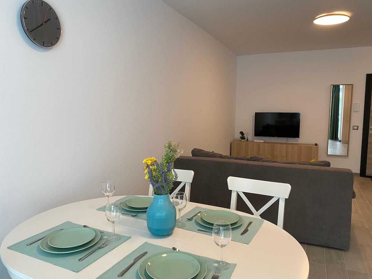 Deko 117 Apartment at Alezzi Beach Mamaia