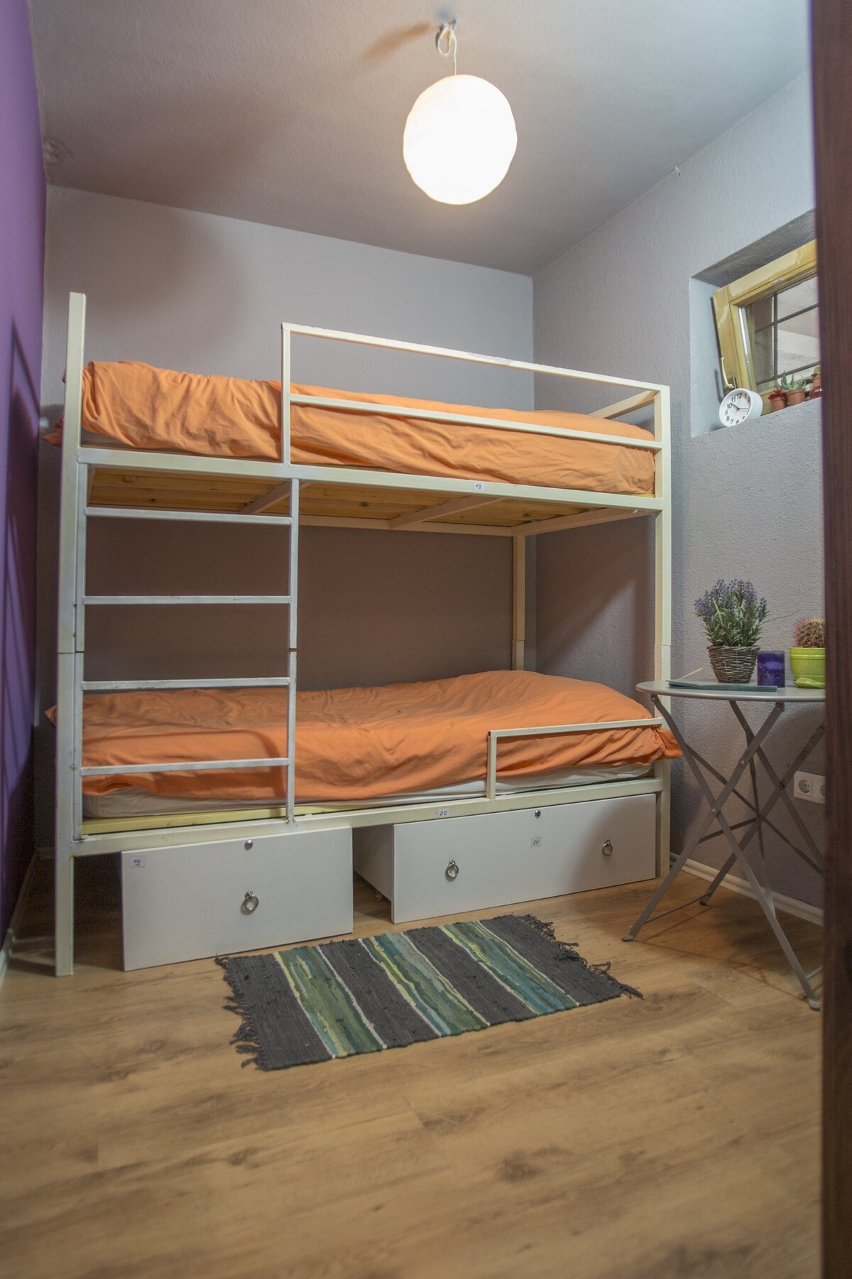 The White Tree Private Twin Room with a Bunk Beds