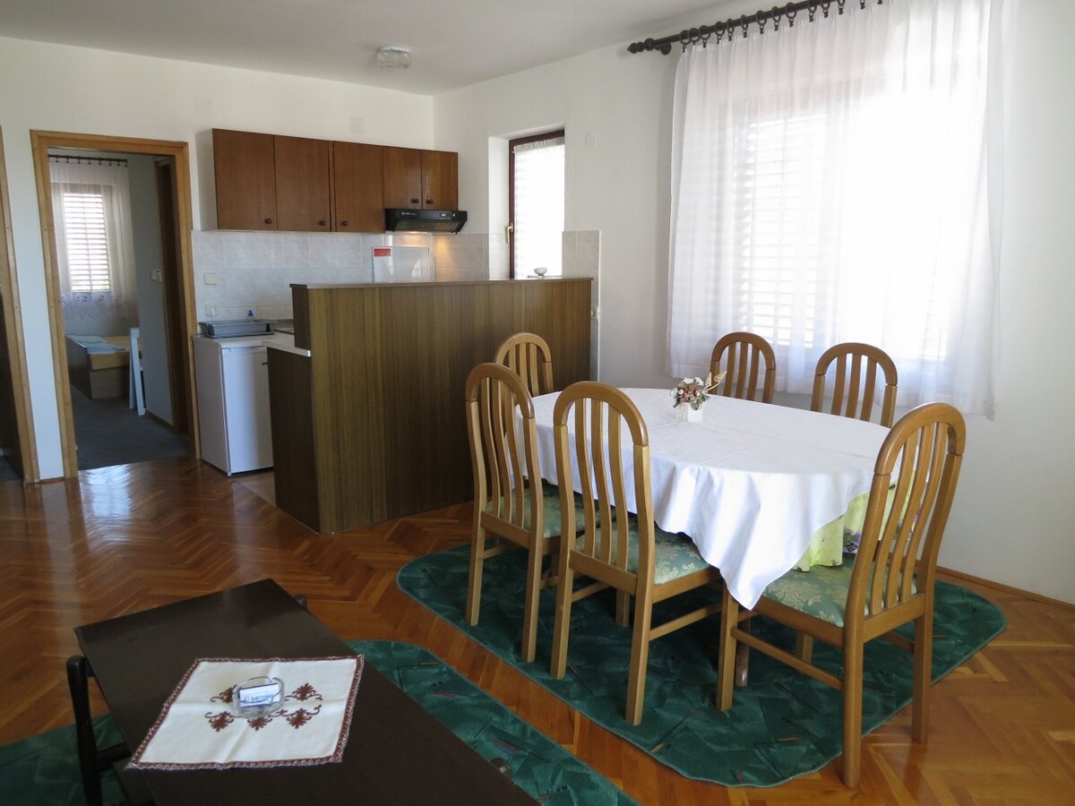 Apartment Katarina 2 for 4 people