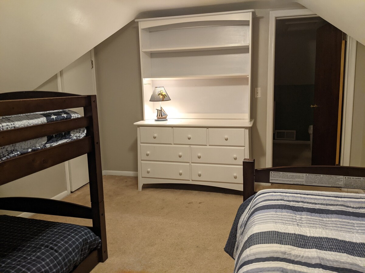 2nd Floor Smaller Bedroom