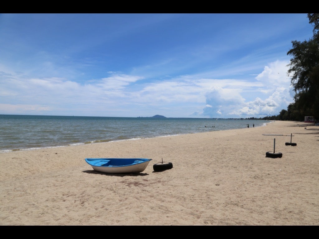 金海班克鲁特海滩班萨潘（ Bang Saphan ）