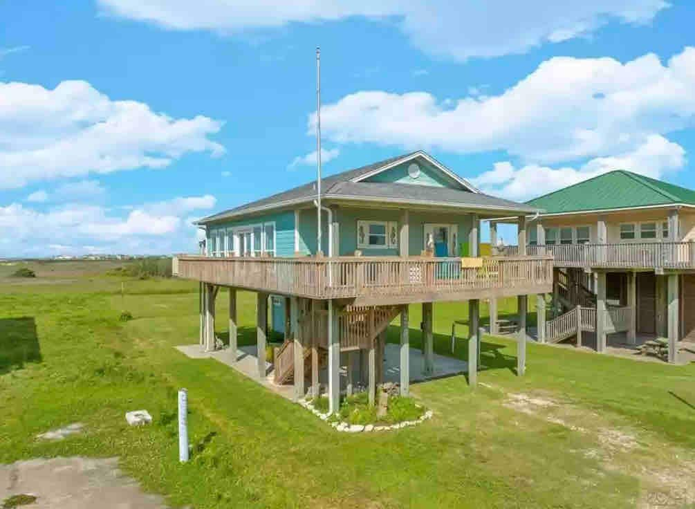 Beach House Steps From the Beach /"seahorse blue"