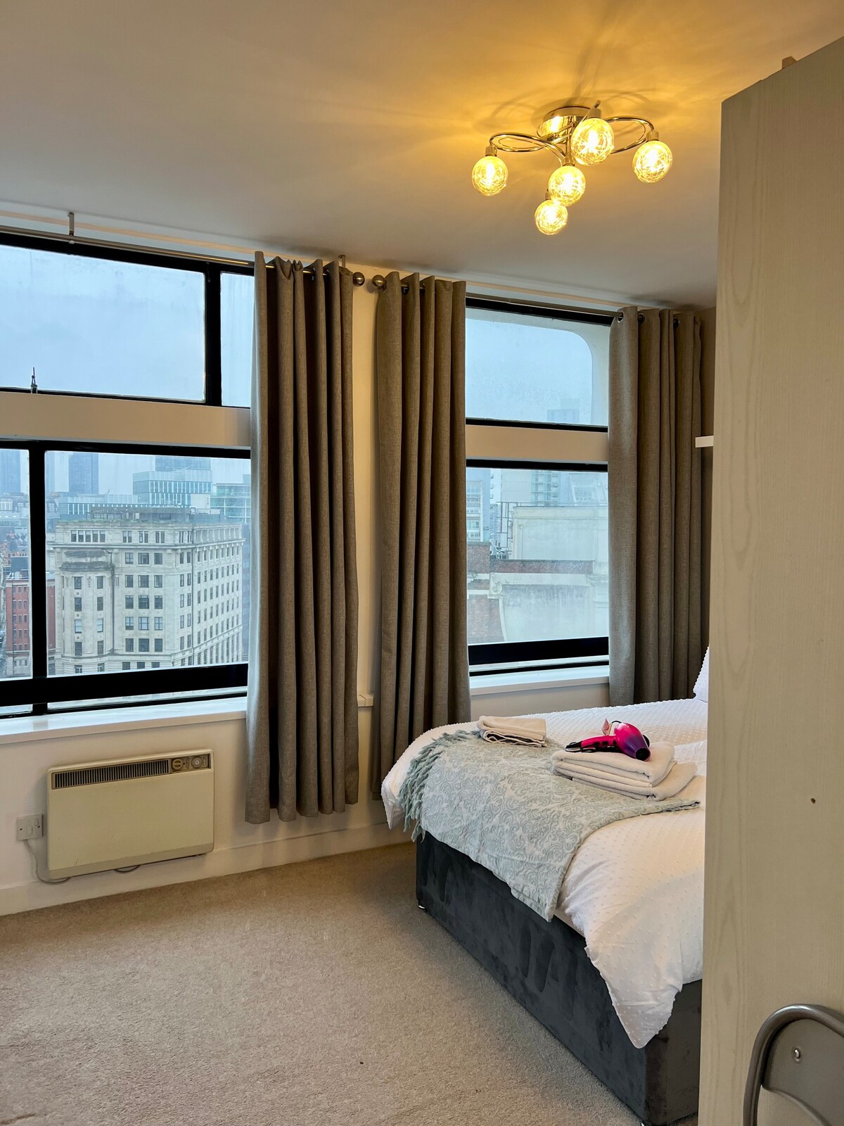 Central&Spacious 2 Bedrooms Apartment with a View