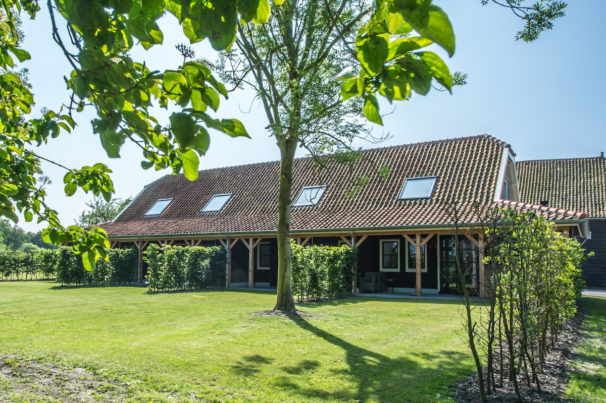 *Schitterende BoerderijLoft nabij Renesse*