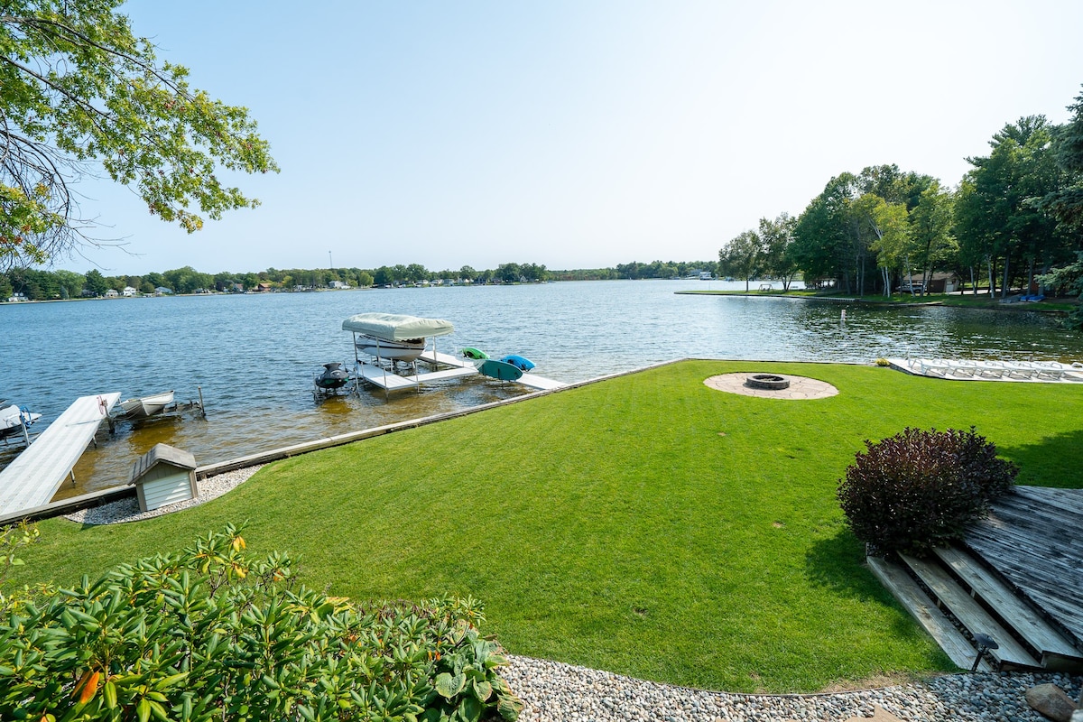 The Lakehouse on the point with 190' of waterfront