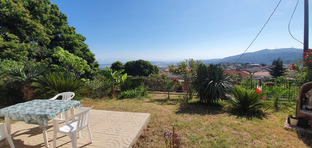 Terrazzo vista mare, collina e borghi