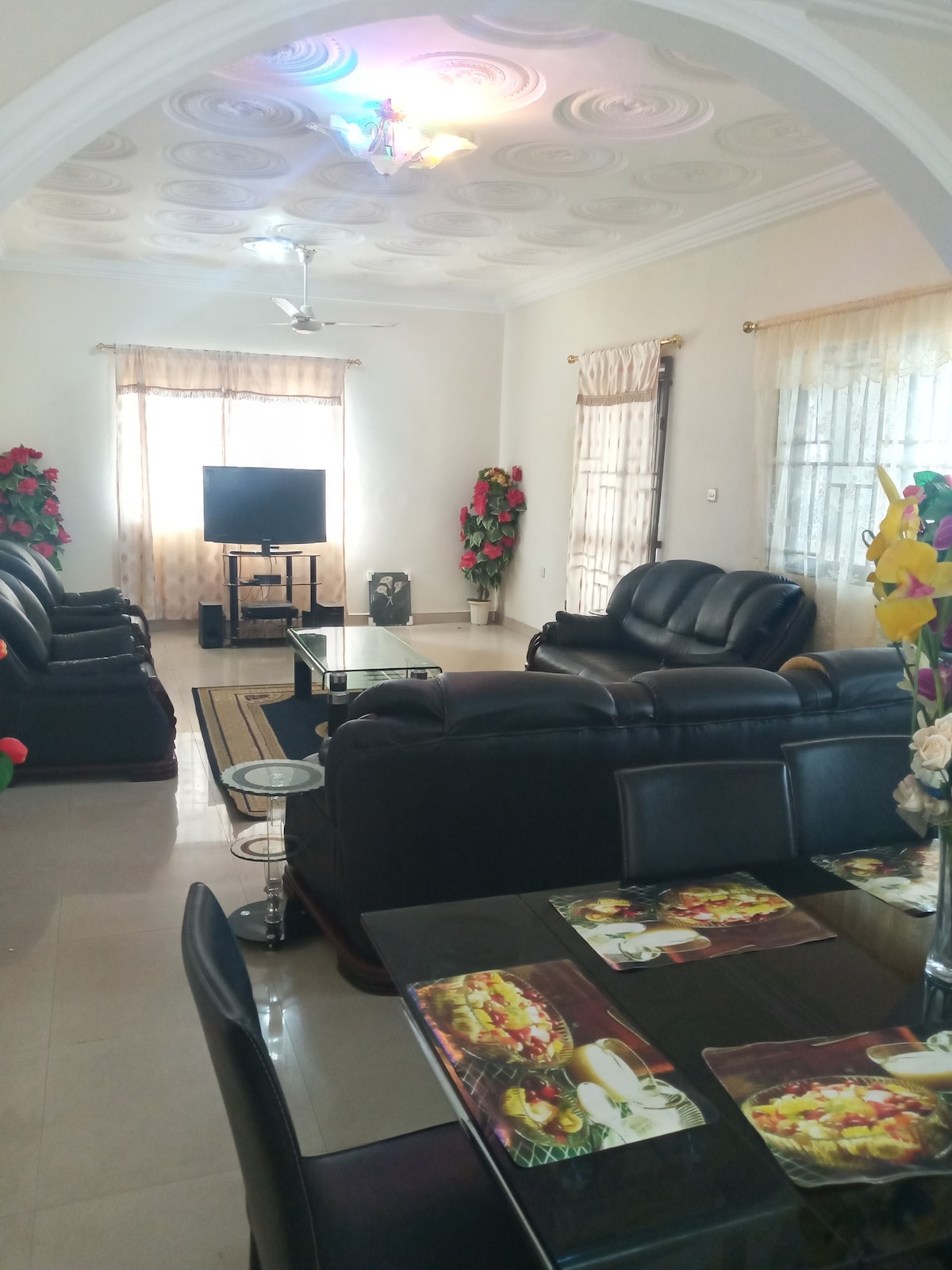 Serene 5-Bedroom | Close to tourist sites and Univ