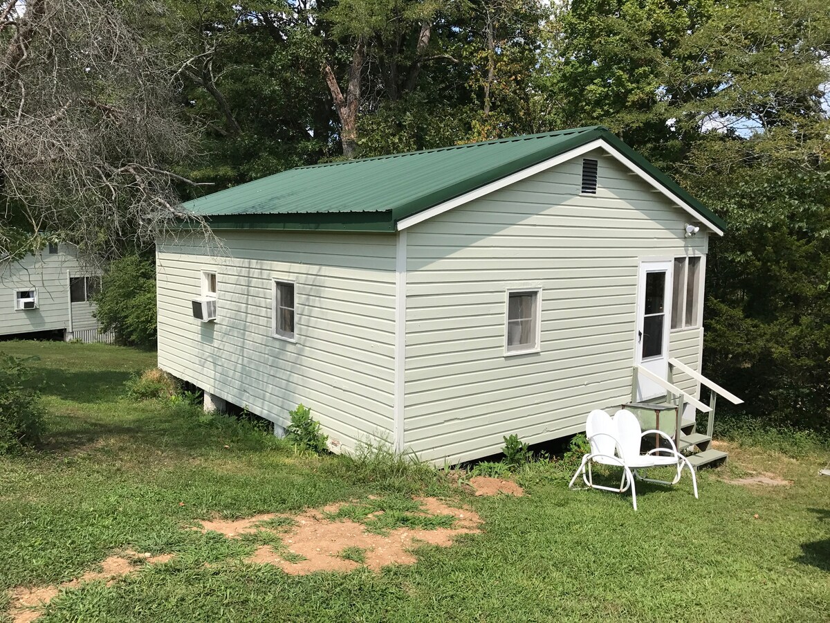 舒适的河畔小屋（花园）