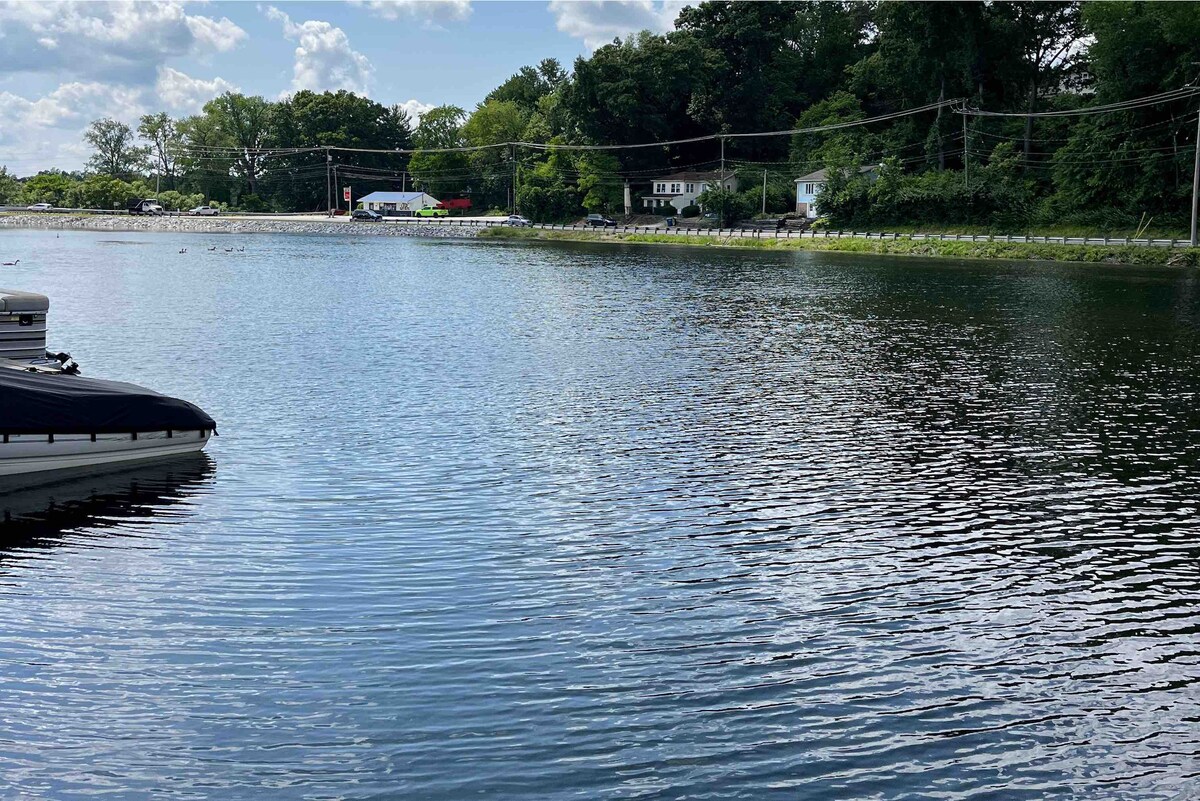 Little Lakefront Getaway on Portage Lakes