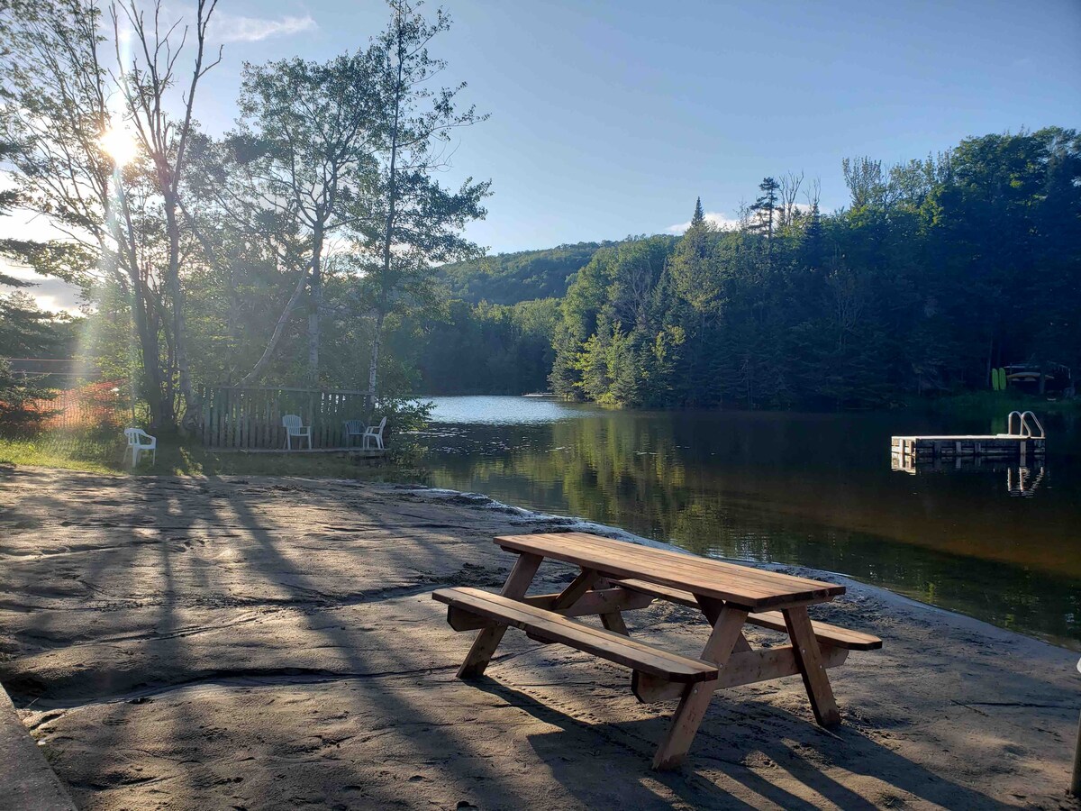 Chalet le Sous-Bois -水疗中心、壁炉、森林、湖泊、滑雪场