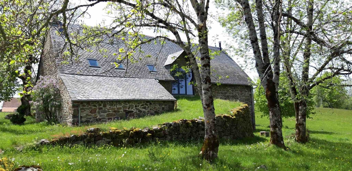 Gîte Des Fourmis 
Une grange au cœur de l’Auvergne