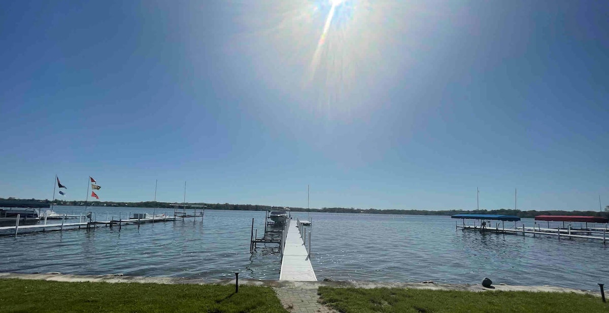 Wawasee Lake Front by Sandbar