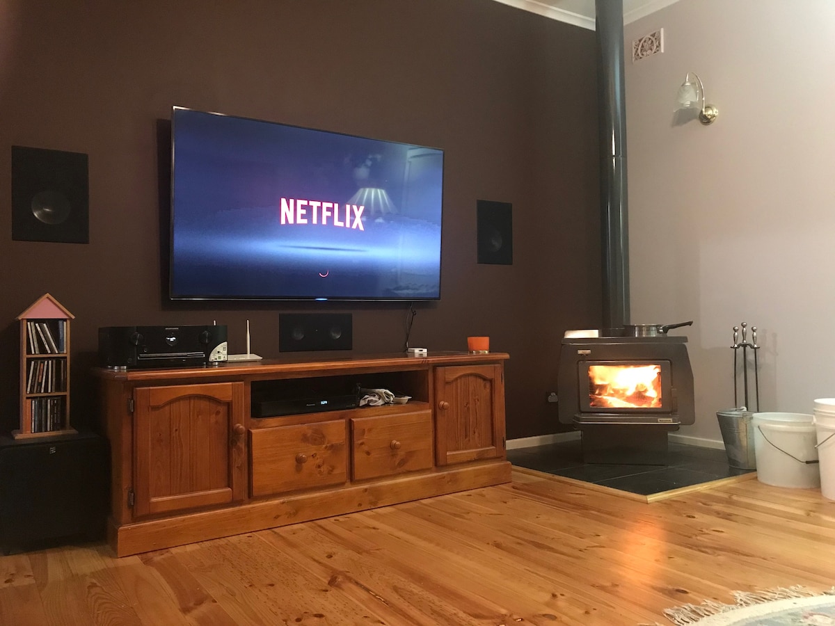 标准双人床、空调+ Netflix的NETFLIX ，距离Mawson Lakes 4公里