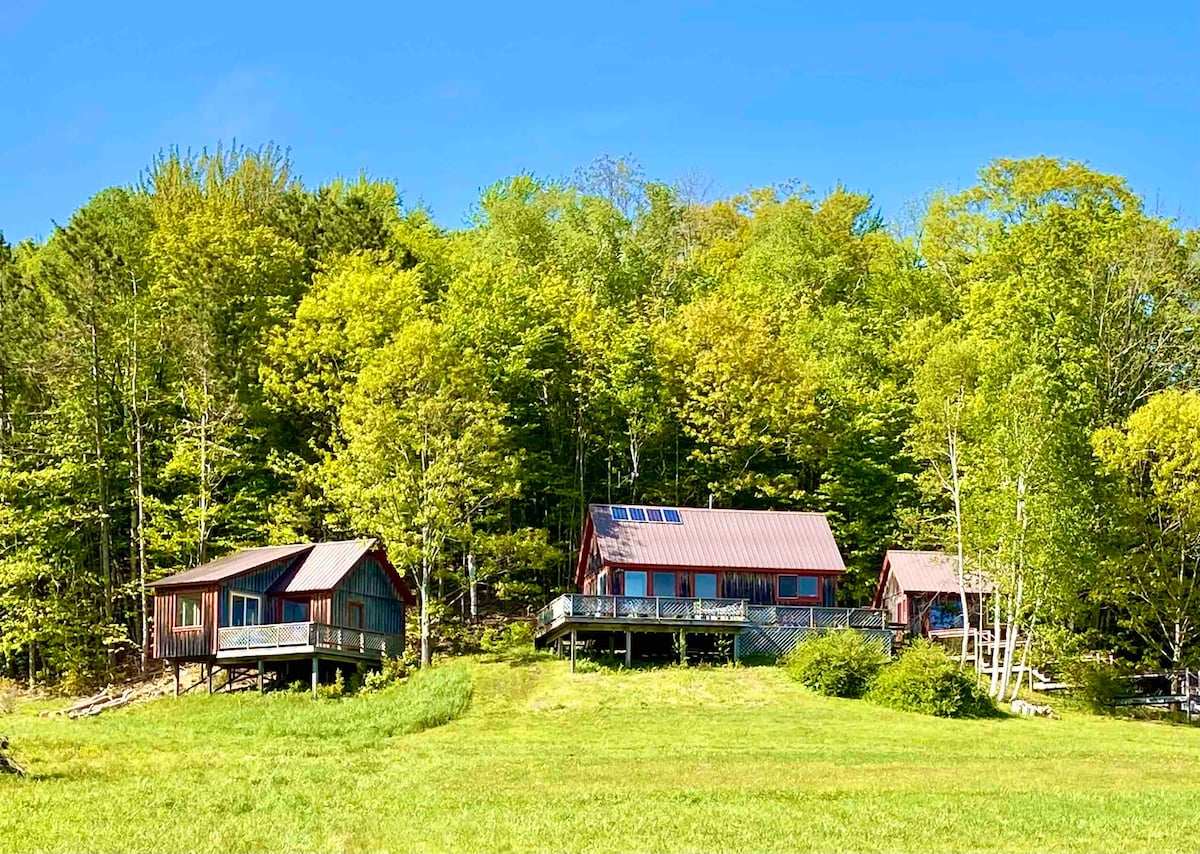 Off-grid Mountaintop Retreat